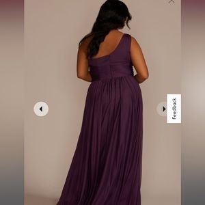 Plus bridesmaid dress. Color Plum size 20, only worn once. great condition.